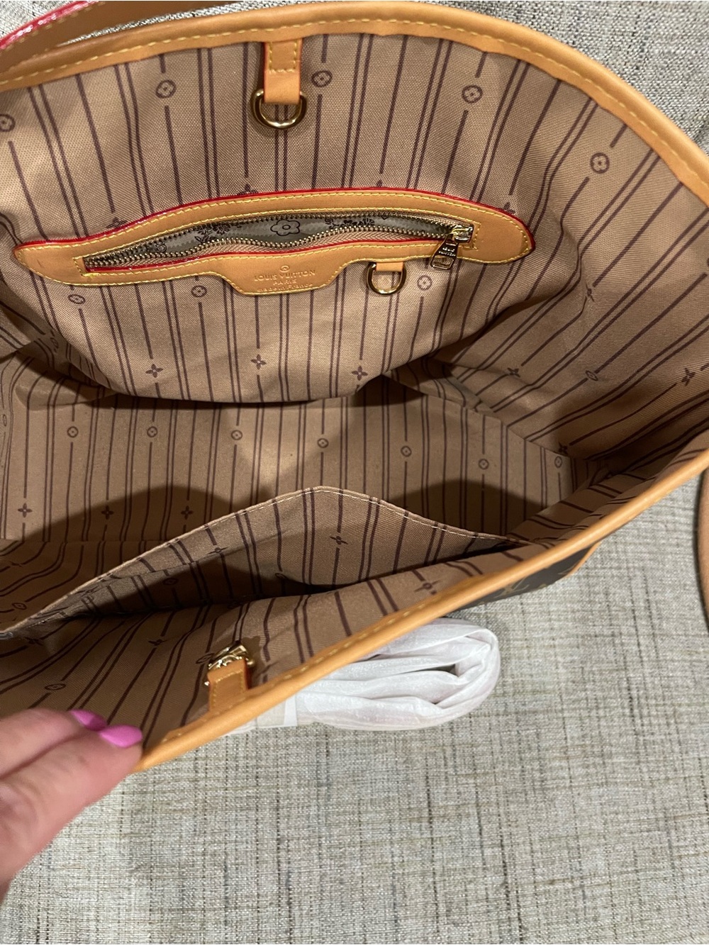 Louis Vuitton knock-off Monogram Canvas Shoulder Bag - Picture 13 of 16